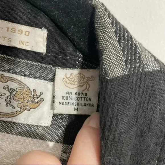 Angelique vintage embroidered collared button down Medium - Picture 7 of 8